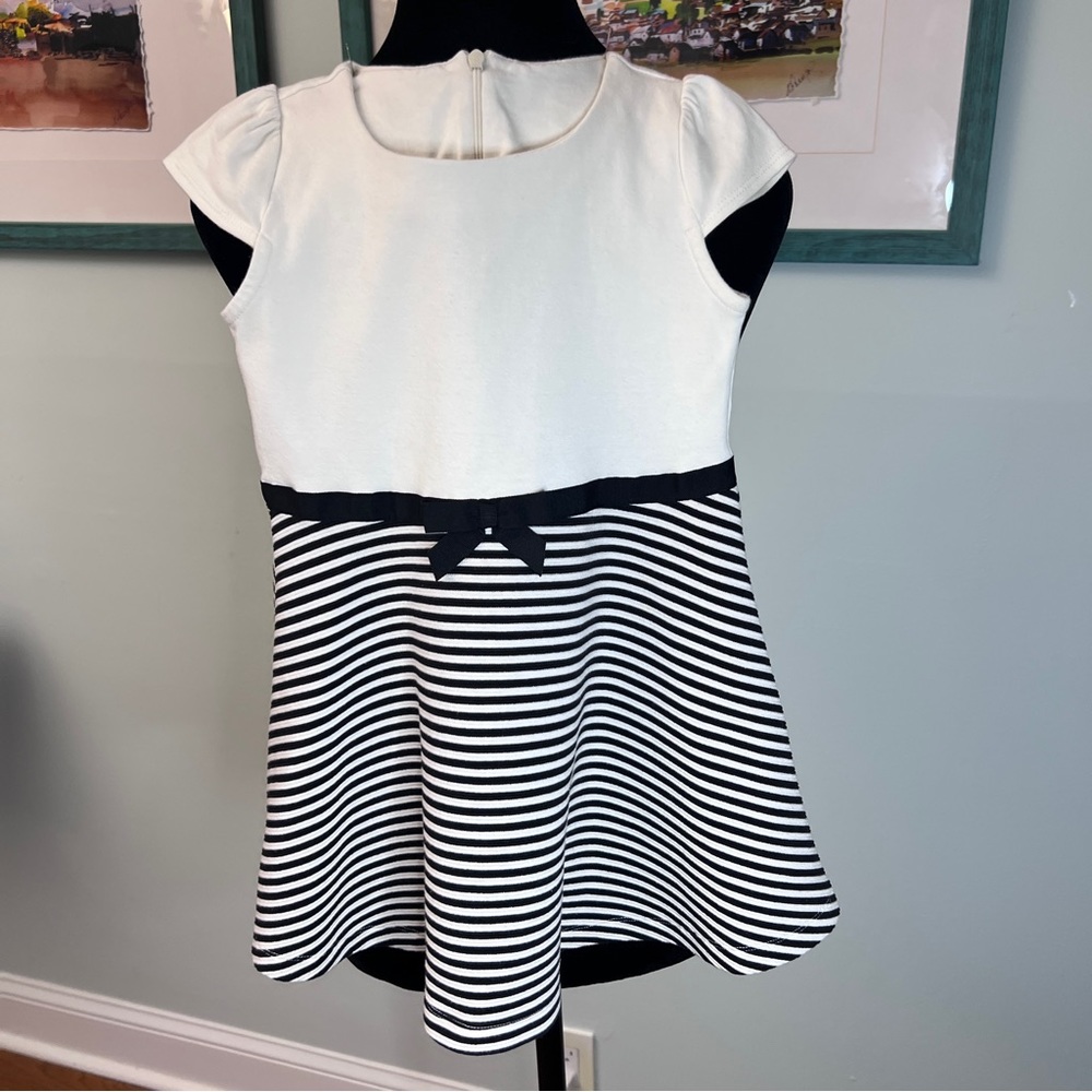 Gymboree Black and Cream Dress Size 5 Stripe Skirt, Bow, Zipper back